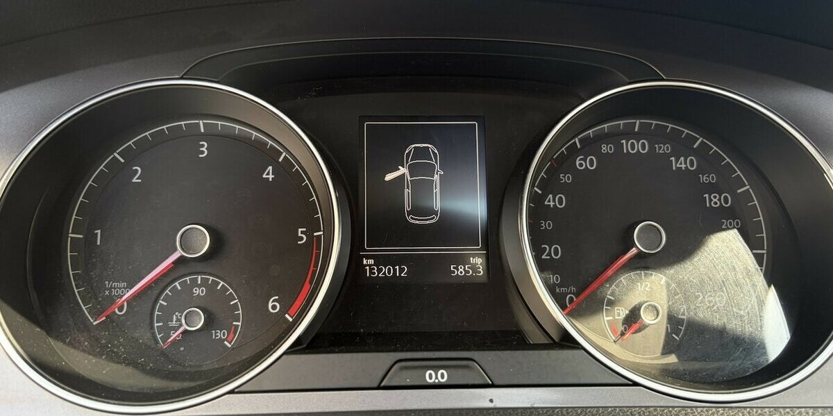 VW Golf Lounge BMT / Panorama / AHK / Navi / Xenon 130.000 km 14.890 &euro; Mönchengladbach 41066