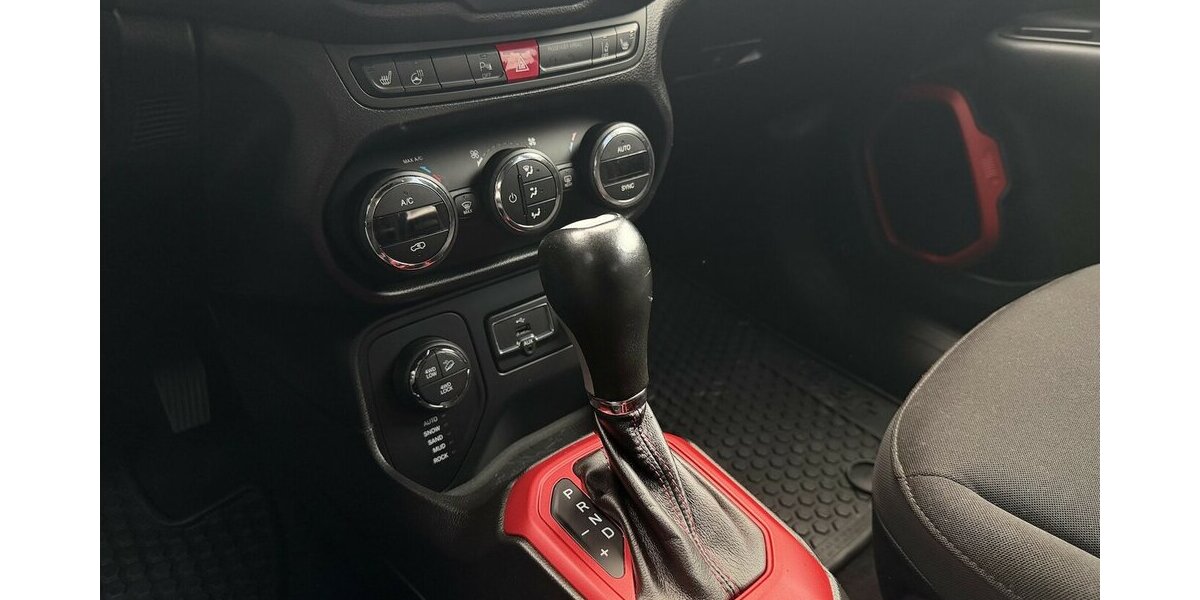 Jeep Renegade Trailhawk / 4WD / KeylessGO / Pano 100.000 km 14.990 &euro; Mönchengladbach 41066