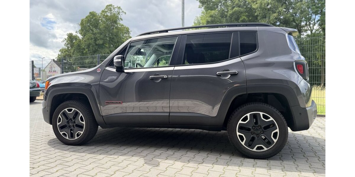 Jeep Renegade Trailhawk / 4WD / KeylessGO / Pano 100.000 km 14.990 &euro; Mönchengladbach 41066