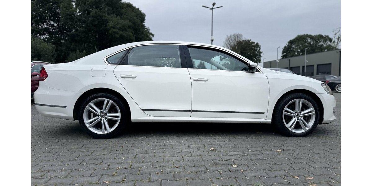 VW Passat 2,0 TDI Highline / Leder / SHD / Keyless 228.000 km 8.900 &euro; Mönchengladbach 41066