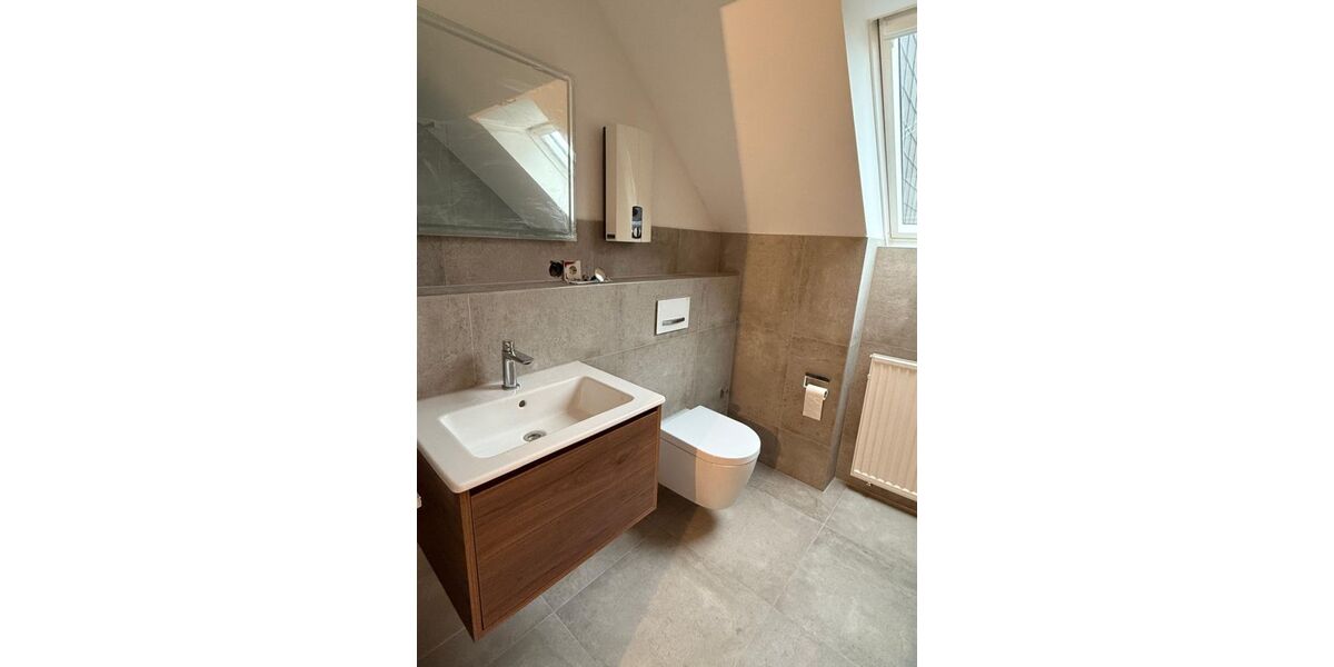 MG- Rheydt - zentrale helle und gemütliche 2-Zimmer Wohnung (60qm) - Dachgeschoßwohnung Mönchengladbach Heyden | Angebot:27358077