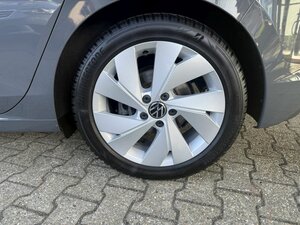 VW GOLF VIII 2.0 TDI Active +Ambiente+CarPlay+Navi+ 71.775 km 20.890 &euro; Meerbusch 40667