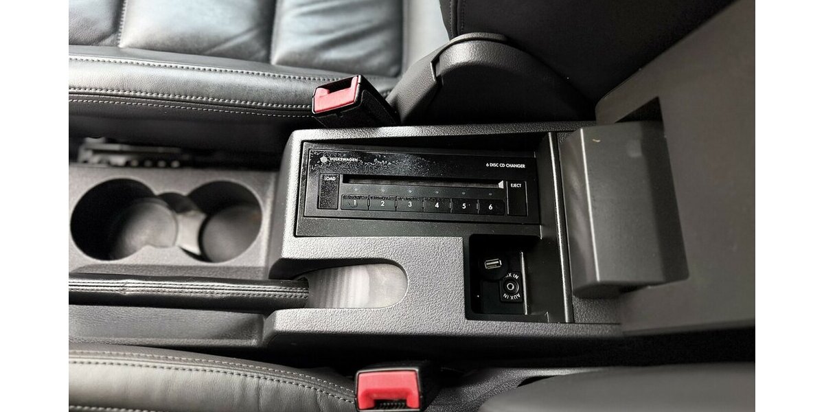 VW Touran R-Line / Leder / 7 Sitze / 1.Hd / Navi 125.000 km 11.900 &euro; Mönchengladbach 41066