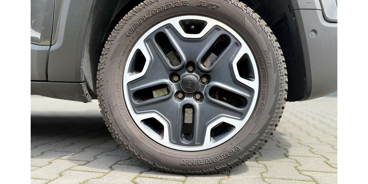 Jeep Renegade Trailhawk / 4WD / KeylessGO / Pano 100.000 km 14.990 &euro; Mönchengladbach 41066