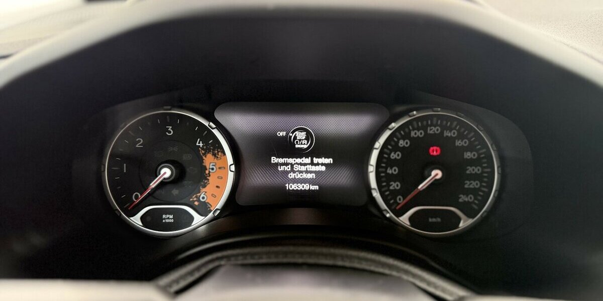 Jeep Renegade Trailhawk / 4WD / KeylessGO / Pano 100.000 km 14.990 &euro; Mönchengladbach 41066
