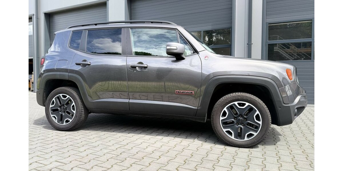 Jeep Renegade Trailhawk / 4WD / KeylessGO / Pano 100.000 km 14.990 &euro; Mönchengladbach 41066