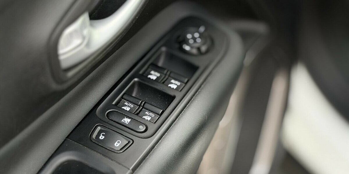 Jeep Renegade Longitude / Mild-Hybrid / FWD 43.000 km 21.500 &euro; Mönchengladbach 41066