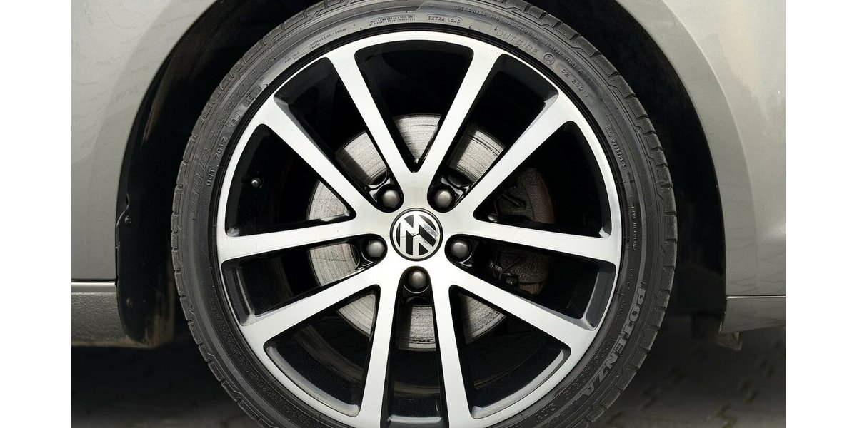 VW Touran R-Line / Leder / 7 Sitze / 1.Hd / Navi 125.000 km 11.900 &euro; Mönchengladbach 41066