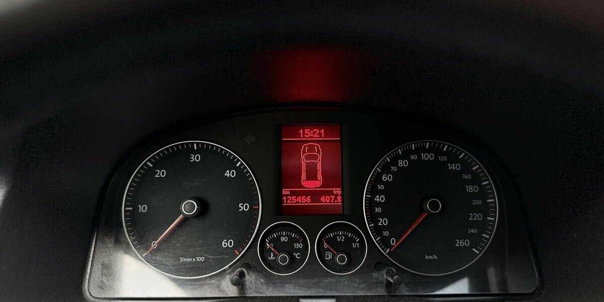 VW Touran R-Line / Leder / 7 Sitze / 1.Hd / Navi 125.000 km 11.900 &euro; Mönchengladbach 41066