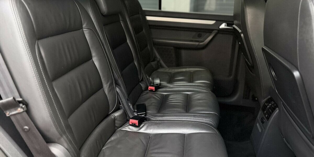 VW Touran R-Line / Leder / 7 Sitze / 1.Hd / Navi 125.000 km 11.900 &euro; Mönchengladbach 41066