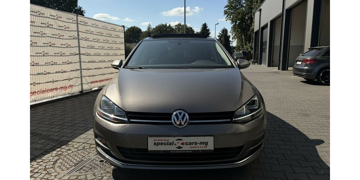 VW Golf Lounge BMT / Panorama / AHK / Navi / Xenon 130.000 km 14.890 &euro; Mönchengladbach 41066
