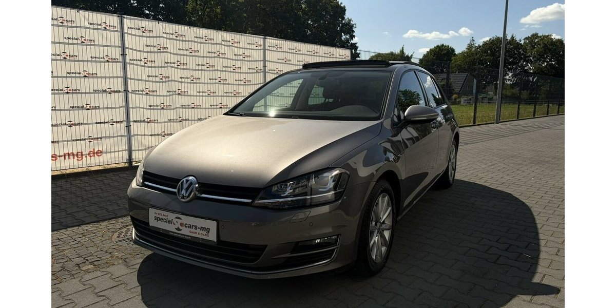 VW Golf Lounge BMT / Panorama / AHK / Navi / Xenon 130.000 km 14.890 &euro; Mönchengladbach 41066