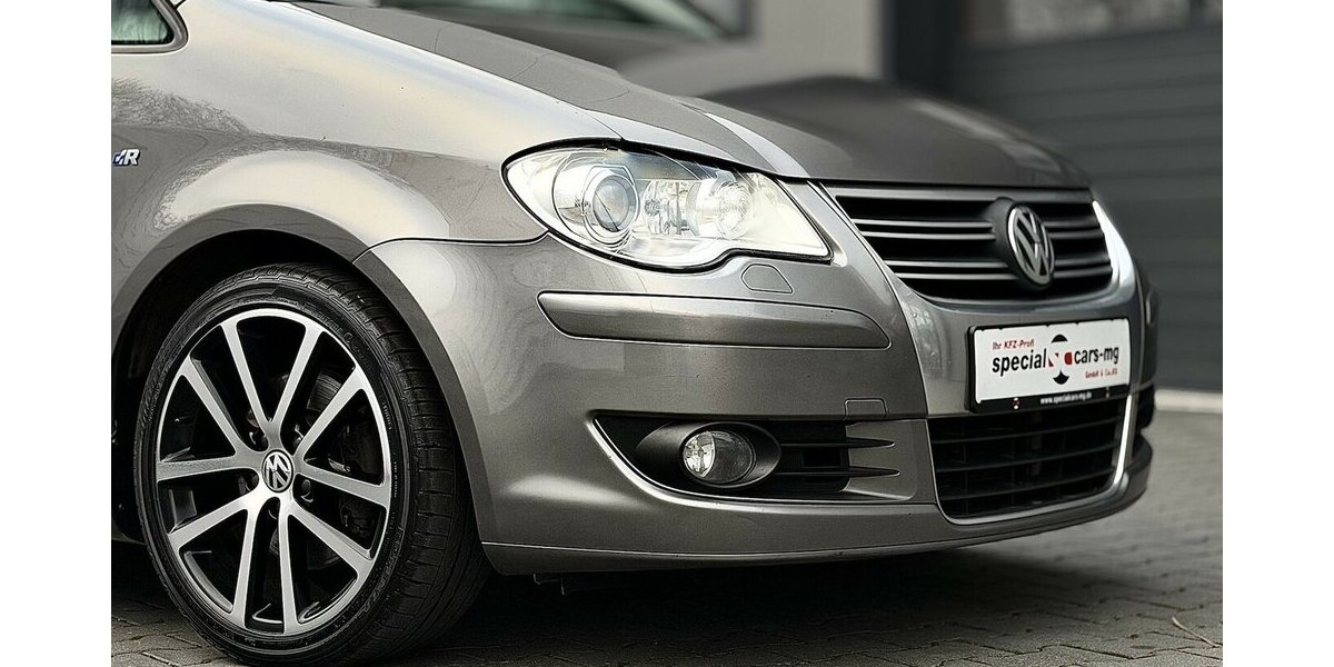 VW Touran R-Line / Leder / 7 Sitze / 1.Hd / Navi 125.000 km 11.900 &euro; Mönchengladbach 41066