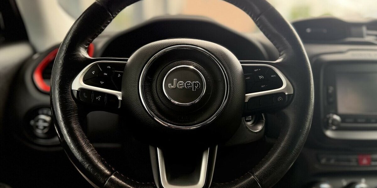 Jeep Renegade Trailhawk / 4WD / KeylessGO / Pano 100.000 km 14.990 &euro; Mönchengladbach 41066