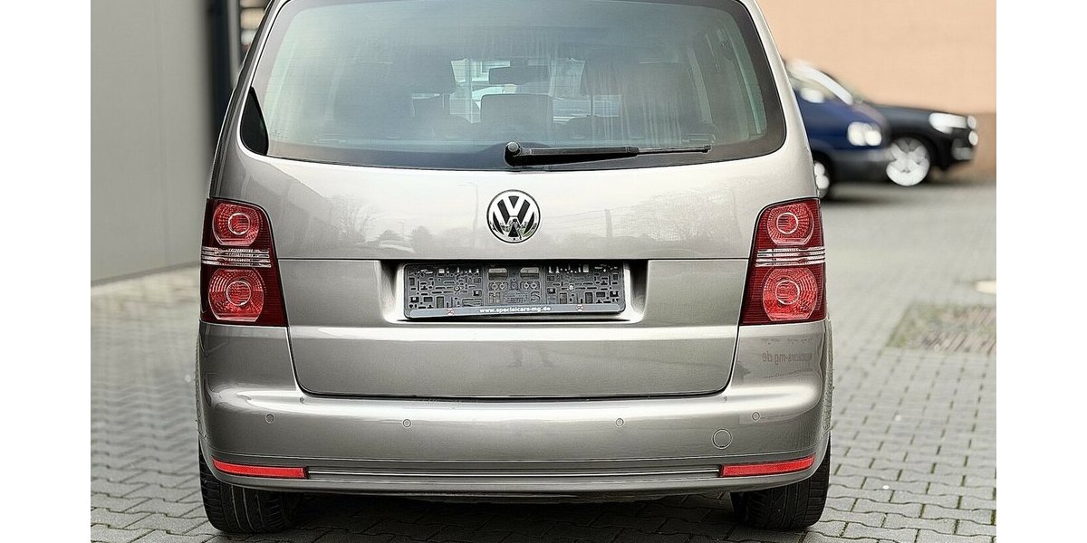 VW Touran R-Line / Leder / 7 Sitze / 1.Hd / Navi 125.000 km 11.900 &euro; Mönchengladbach 41066