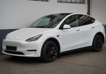 Tesla Model Y 49.743 km 35.650 &euro; Mönchengladbach 41236