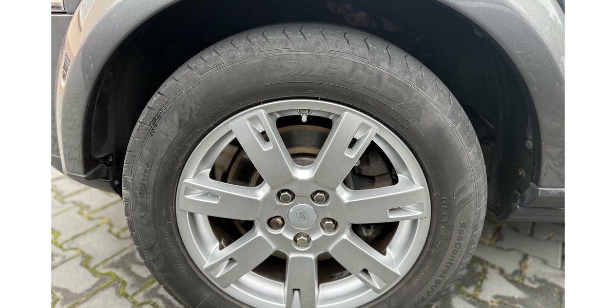 Land Rover Discovery SDV6 / HSE / Kamera / Pano / 7 Sitze 199.000 km 18.900 &euro; Mönchengladbach 41066