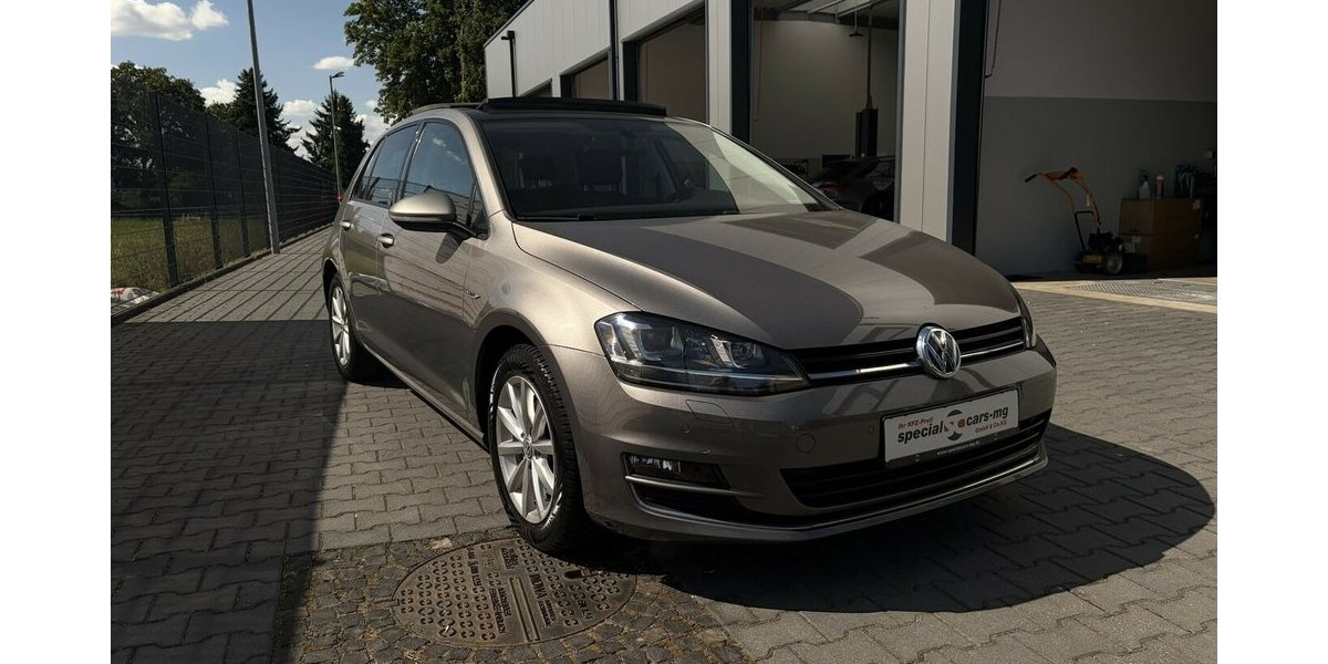 VW Golf Lounge BMT / Panorama / AHK / Navi / Xenon 130.000 km 14.890 &euro; Mönchengladbach 41066