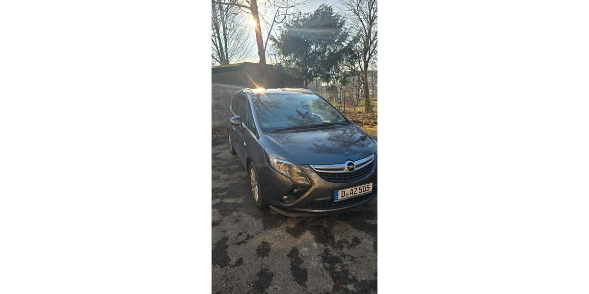 Opel Zafira Tourer 200.000 km 5.900 &euro; Düsseldorf 40547