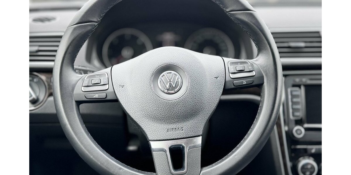 VW Passat 2,0 TDI Highline / Leder / SHD / Keyless 228.000 km 8.900 &euro; Mönchengladbach 41066
